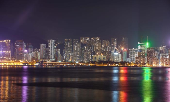 這座港口擁有世界最美夜景，就在我國南方，卻有個洋名字