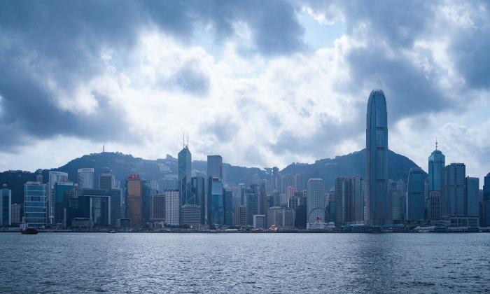 這座港口擁有世界最美夜景，就在我國南方，卻有個洋名字